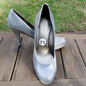 Nine West Pewter Heels